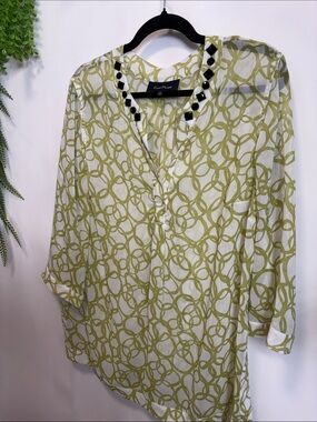 Evan Picone White and Light Green Chain-Print V-Neck Tunic